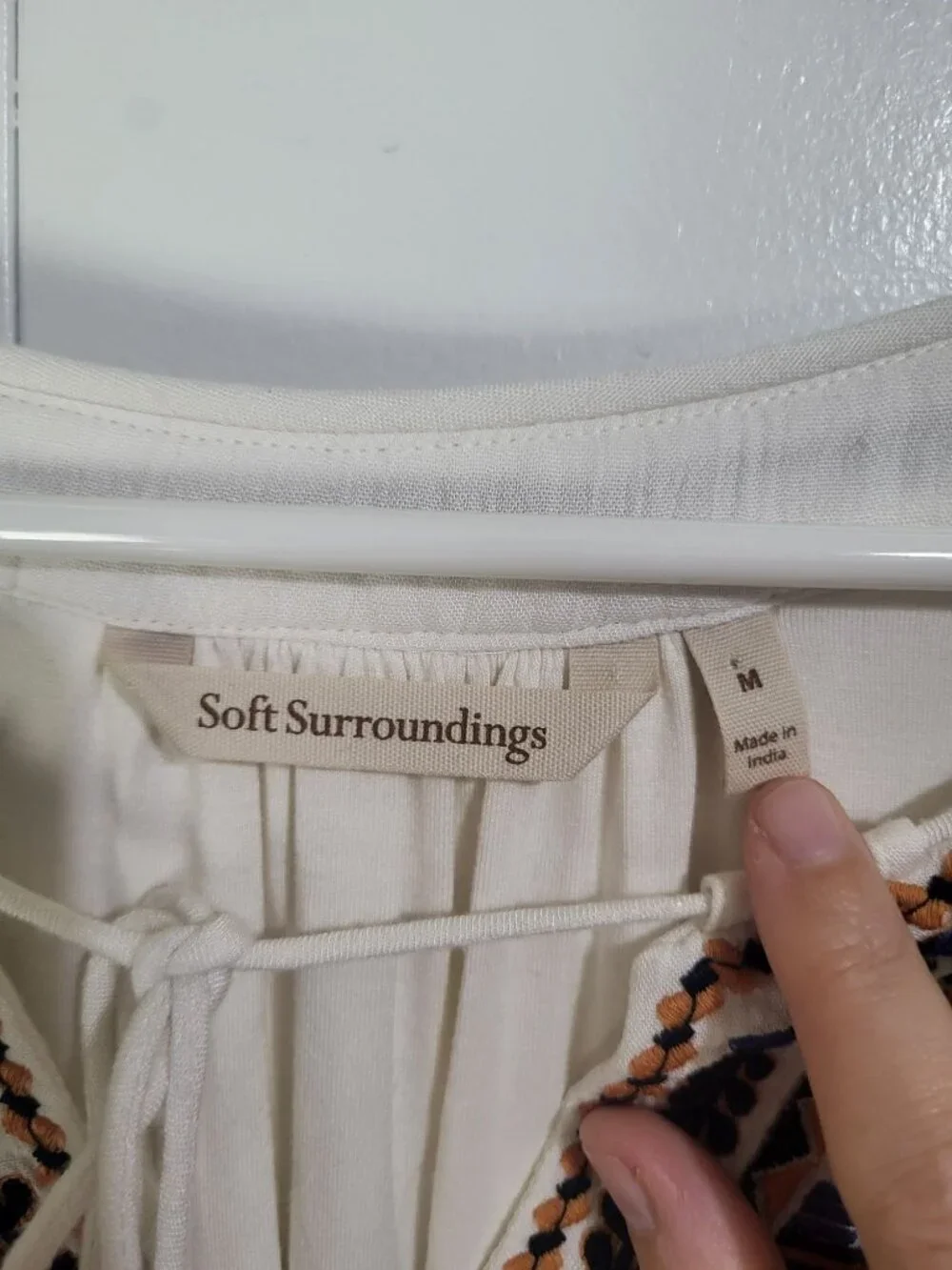 Soft Surroundings Women's M Gauze Embroidered Boho Tassel Blouse Festival - Picture 4 of 9